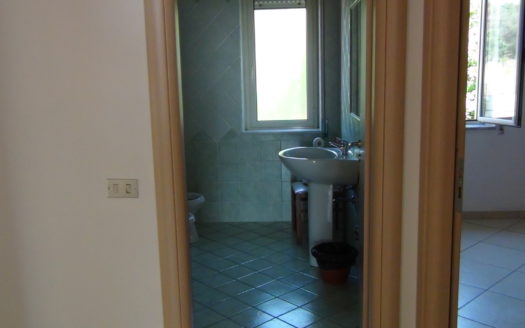 Affittasi appartamento in zona Cantinella