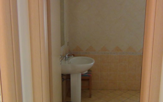 Affitto appartamento uso ufficio a Cantinella