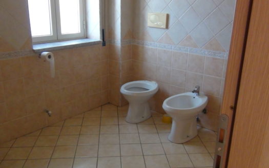 Affittasi appartamento in zona Cantinella