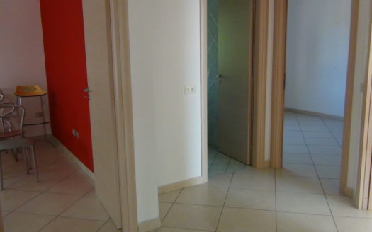 Affitto appartamento uso ufficio a Cantinella