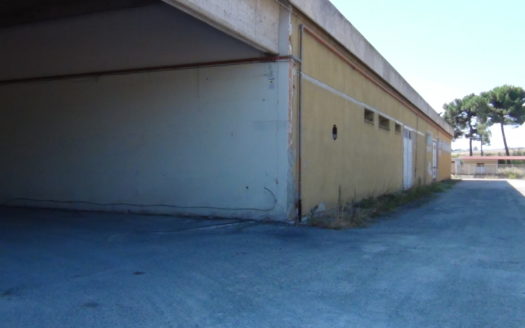 Vendesi capannoni industriali