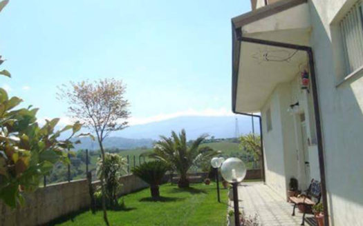 Appartamento in zona collinare