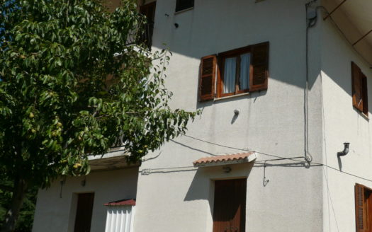 Vendo villa indipendente in Calabria, Villaggio Palumbo, Cotronei SILA PICCOLA