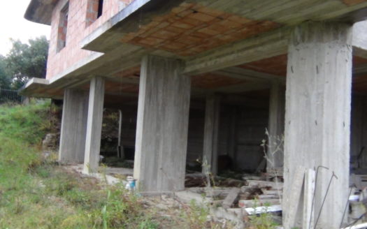 Immobile con Terreno Edificabile