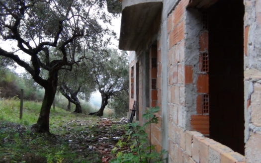 Immobile con Terreno Edificabile