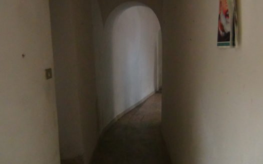 Vendesi casa a Parantoro