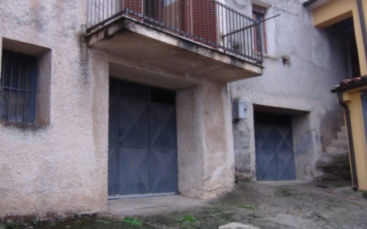 Vendesi casa a Parantoro