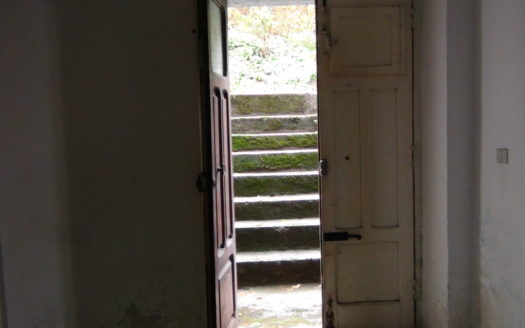 Vendesi casa a Parantoro