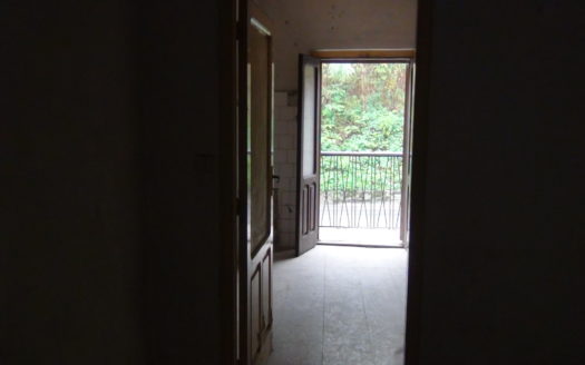 Vendesi casa a Parantoro