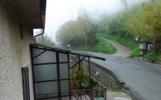 Vendesi casa a Parantoro