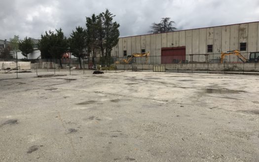 CAPANNONE + PIAZZALE ESTERNO CUSTODITO