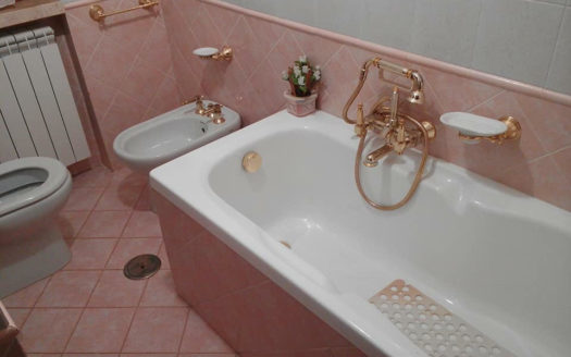 Vendesi Villa Bifamiliare a Tortora