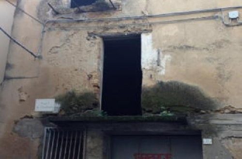 3 bedroom ruins for sale Italy – Calabria, Catanzaro, Davoli 	  Rovine di 3 camere da letto in vendita Italia – Calabria, Catanzaro, Davoli