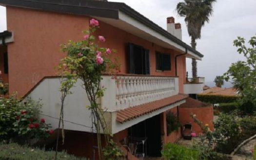 4 bedroom villa for sale Italy – Capo Vaticano, Vibo Valentia, Calabria     Villa con 4 camere da letto in vendita Italia – Capo Vaticano, Vibo Valentia, Calabria