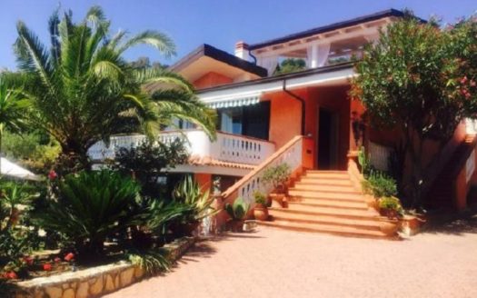 4 bedroom villa for sale Italy – Capo Vaticano, Vibo Valentia, Calabria     Villa con 4 camere da letto in vendita Italia – Capo Vaticano, Vibo Valentia, Calabria
