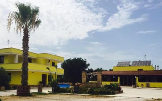 10 bedroom country house for sale Italy – Apulia, Lecce, Squinzano €1,500,000 	  10 camere da letto casa di campagna in vendita Italia – Puglia, Lecce, Squinzano € 1.500.000