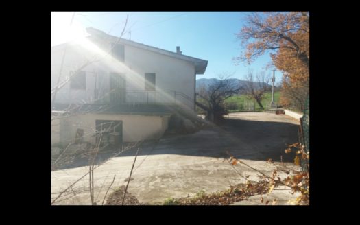 Vendesi Villa A S. Angelo dei Lombardi in provincia di AVELLINO
