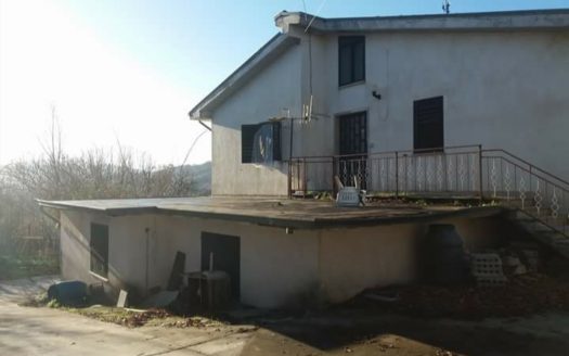 Vendesi Villa A S. Angelo dei Lombardi in provincia di AVELLINO