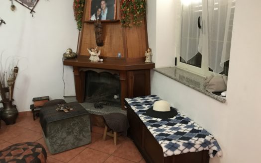 Casa autonoma con terreno e garage