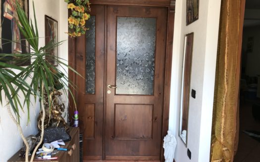 Casa autonoma con terreno e garage