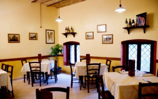 Hostaria Antico Borgo, pizzeria, vineria e pasticceria a Terranova da Sibari ( Cosenza )