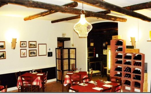 Hostaria Antico Borgo, pizzeria, vineria e pasticceria a Terranova da Sibari ( Cosenza )