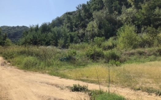 Vendesi Terreno in zona Industriale a Cosenza.