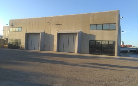 Fittasi capannone industriale a Rende.