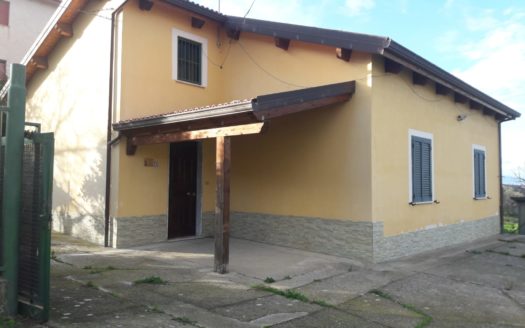 VILLETTA INDIPENDENTE DONNICI