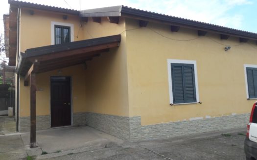 VILLETTA INDIPENDENTE DONNICI