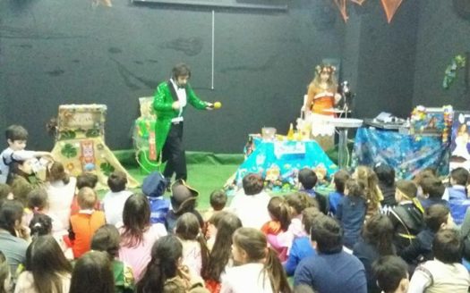 Nevis e Asya I Maghi Delle Feste.