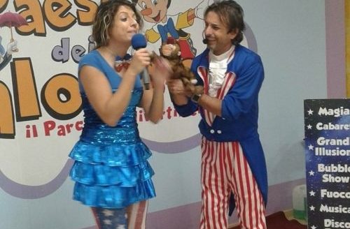 Nevis e Asya I Maghi Delle Feste.