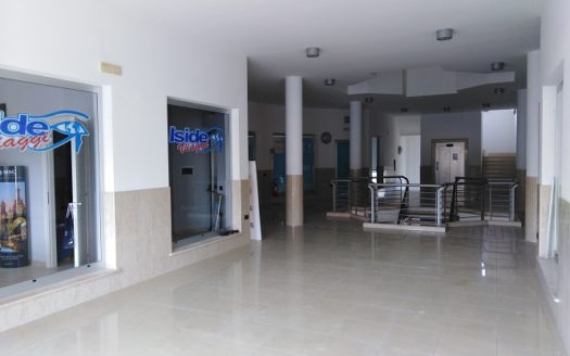 Vendesi Locale Commerciale a Spezzano Albanese