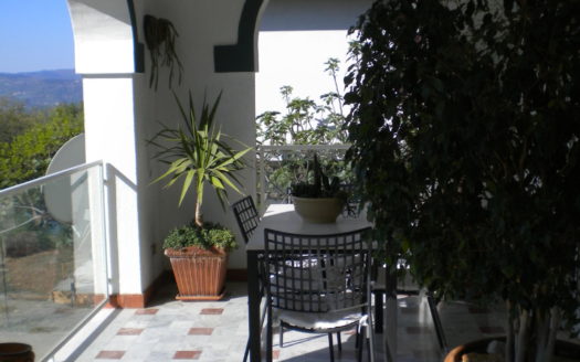 FANTASTICA VILLA SU DUE LIVELLI