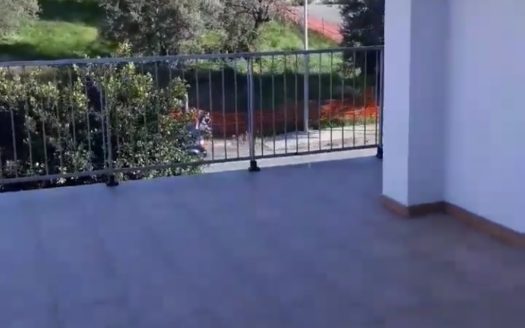 Vendesi Mansarda a Mirto.