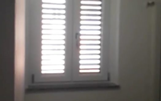 Vendesi Mansarda a Mirto.