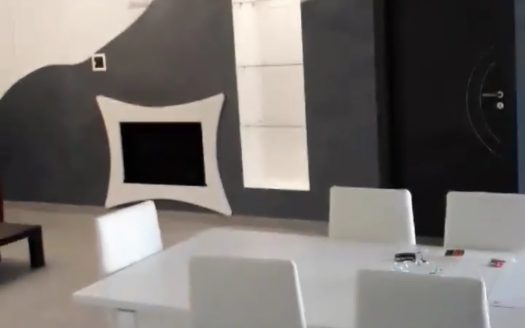 Vendesi Mansarda a Mirto.