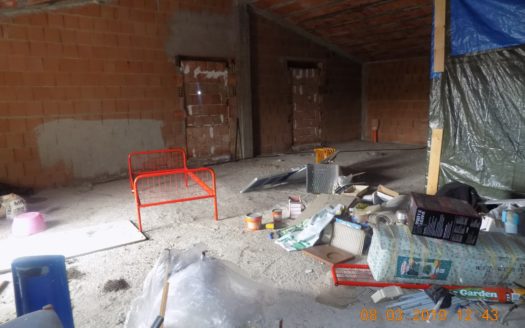 Vendesi Attico Rustico a Mirto.