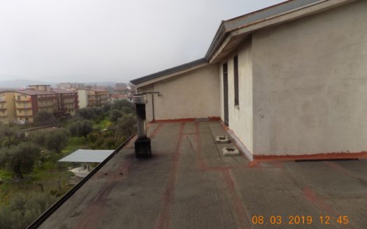 Vendesi Attico Rustico a Mirto.