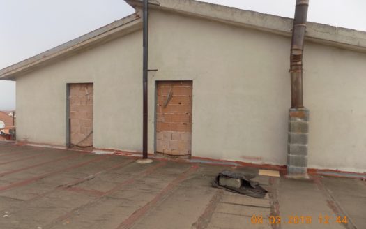 Vendesi Attico Rustico a Mirto.