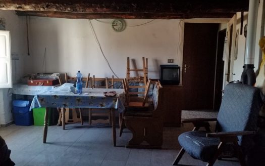 Vendesi Casa a San Giacomo di Cerzeto.