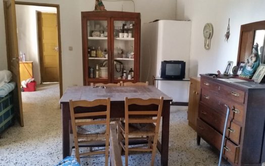 Vendesi Casa a San Giacomo di Cerzeto.