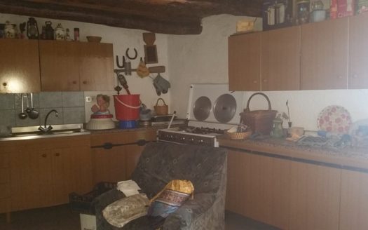 Vendesi Casa a San Giacomo di Cerzeto.