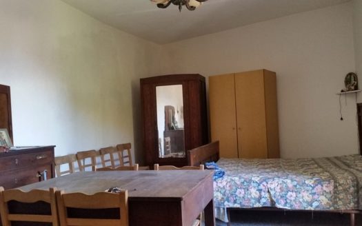 Vendesi Casa a San Giacomo di Cerzeto.