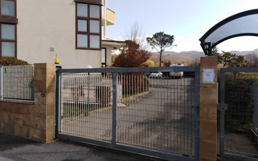 Vendesi locale commerciale a Rogliano