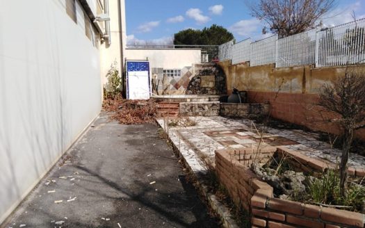 Vendesi locale commerciale a Rogliano