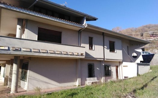 Vendesi Villa a Grimaldi
