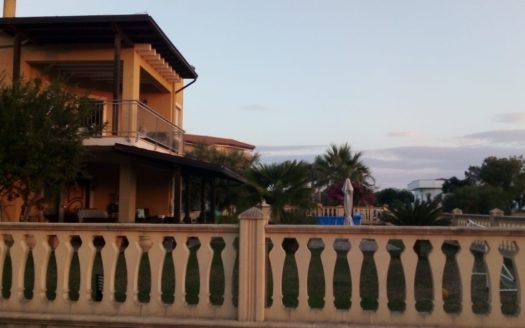 Vendesi Villa a Fiumarella Crosia