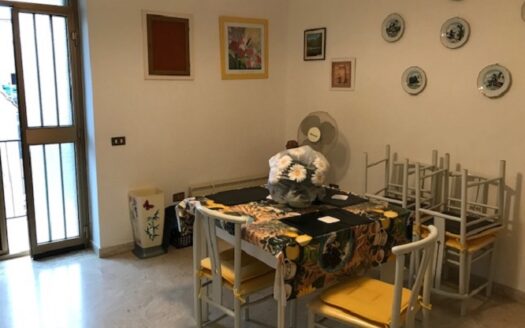 Vendesi Appartamento primo piano a Bisignano