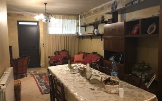 Vendesi Casa più terreno a Lattarico